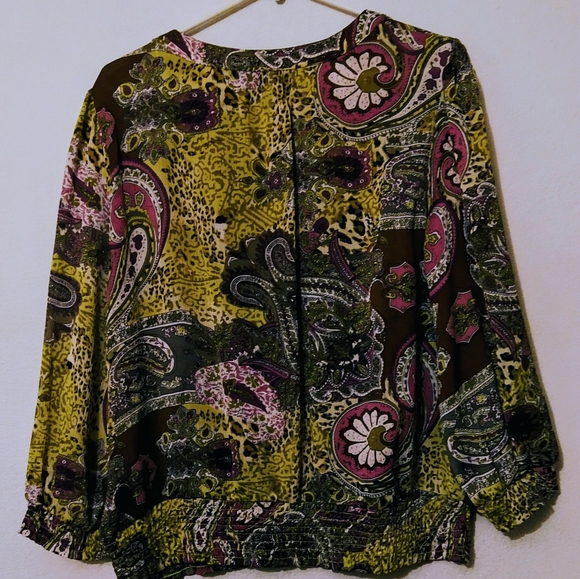Animal/Floral print Blouse - Picture 2 of 6